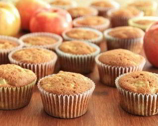 Маффины на кефире с бананово-яблочной начинкой