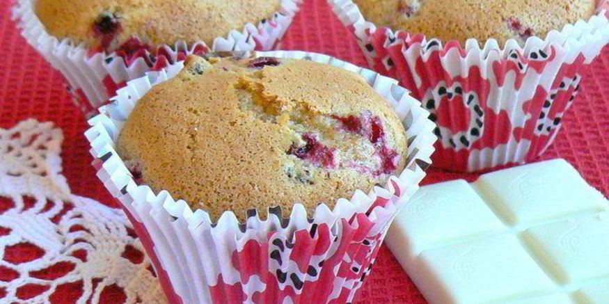 Рецепт маффинов с брусникой и белым шоколадом