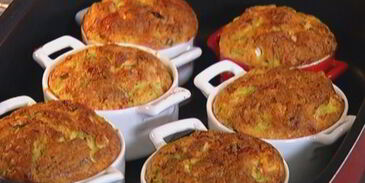 маффины с кабачком, фетой и зеленым луком