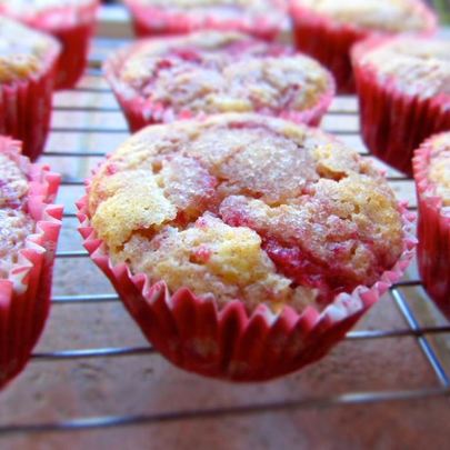 Малиновые веганские маффины