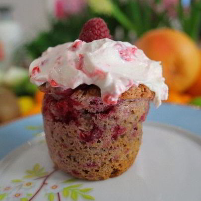 Миндальные маффины с малиновым кремом