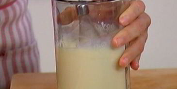 миндальные маффины с малиновым кремом