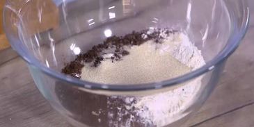 ореховые маффины с шоколадной начинкой