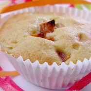 Рецепт Персиковых маффинов с орехами