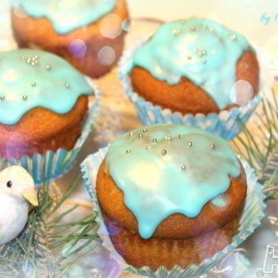 Сливочные маффины с лавандой и марципаном