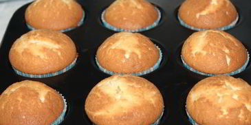 сливочные маффины с лавандой и марципаном