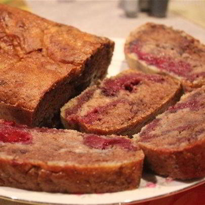 Манник на кефире с ежевично-банановым кремом и какао