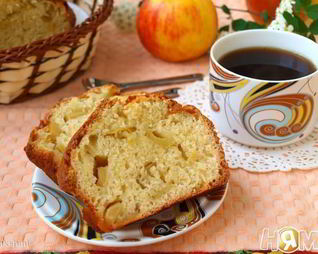 Манник на кефире с яблоками