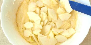 манник на кефире с яблоками