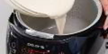 манник с изюмом и орехами в мультиварке