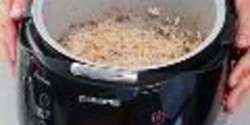 манник с изюмом и орехами в мультиварке