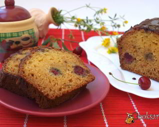 Манник с вишнями