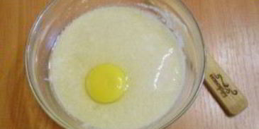 манник с яблоками на кефире