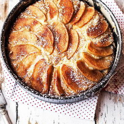 Манник с яблоками на молоке