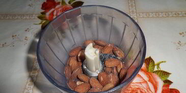 постный шоколадный манник с миндалем