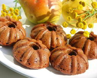 Ржаные манники с грушами и яблоками