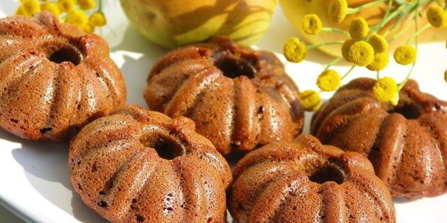 Рецепт ржаных манников с грушами и яблоками