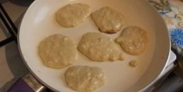 банановые оладушки на молоке