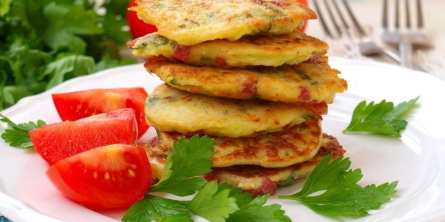 Рецепт кабачковых оладий с колбасой