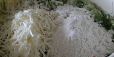 кабачковые оладьи с плавленным сыром