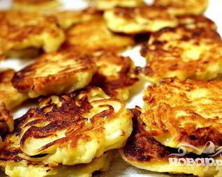 Картофельные оладьи с икрой