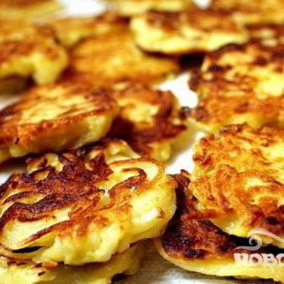 Картофельные оладьи с икрой