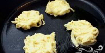 картофельные оладьи с икрой