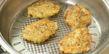 оладьи из кабачков с манной крупой