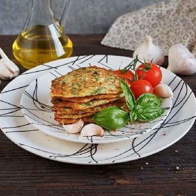 Оладьи из помидоров и базилика