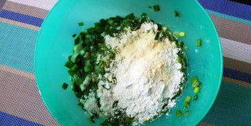 оладьи из зеленого лука с тмином