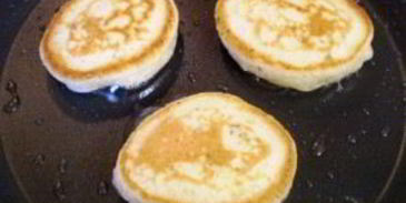 оладьи на кефире и дрожжах