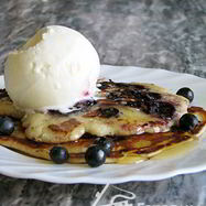 Рецепт Оладий на пахте со свежей черникой