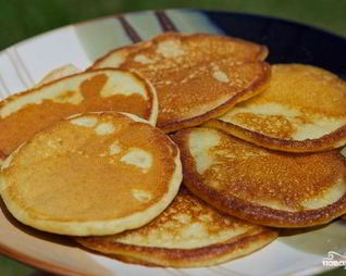 Оладьи на воде с яйцами