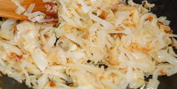 оладьи с капустой на дрожжах