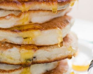 Оладьи с кленовым сиропом