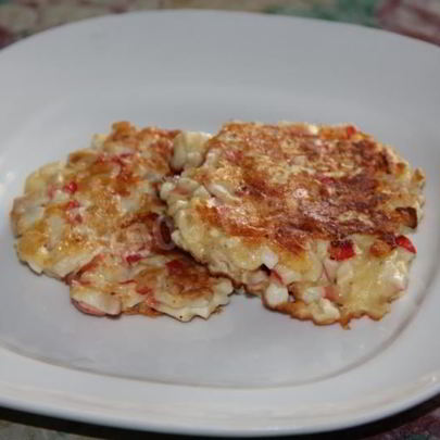 Оладьи с крабовыми палочками и сыром