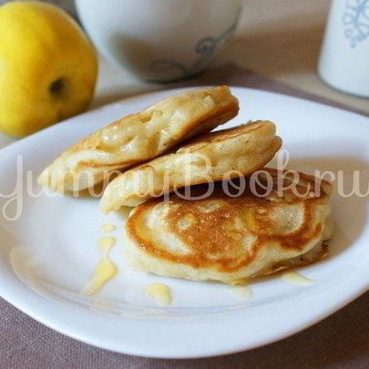 Оладьи с яблоком