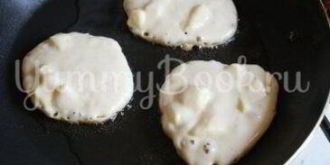 оладьи с яблоком