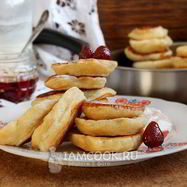 Рецепт Пышных оладий на кислом молоке с дрожжами