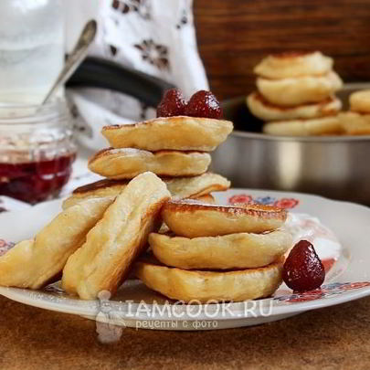 Пышные оладьи на кислом молоке с дрожжами