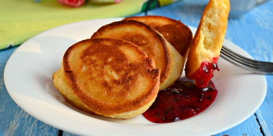 Рецепт пышных оладий на манной крупе