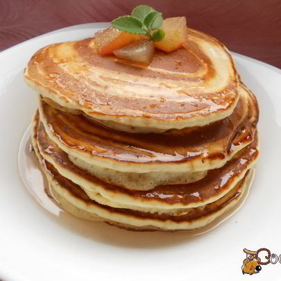 Сладкие оладьи с яблочным сиропом