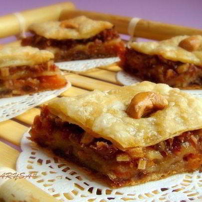 Пахлава с финиками и курагой