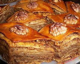 Пахлава с грецким орехом по-домашнему