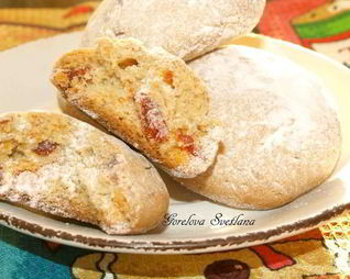 Йогуртово-овсяное печенье с вяленым кизилом