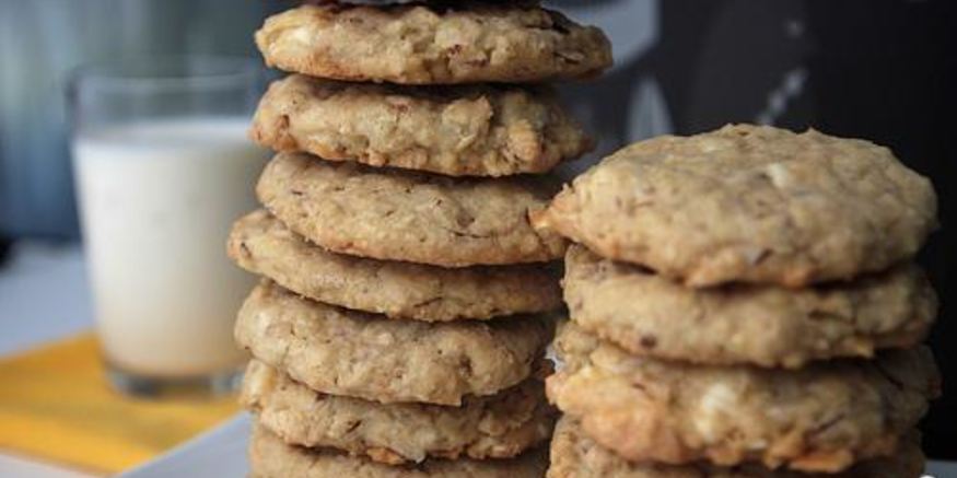 Рецепт овсяного печенья с белым шоколадом и миндалем