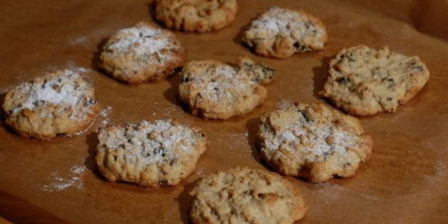 Рецепт печенья с черносливом, грецкими орехами и корицей