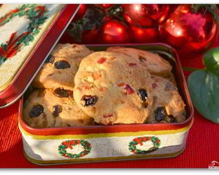 Рождественское печенье с цукатами и орехами