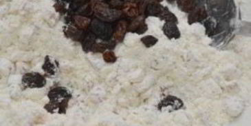 рождественское печенье с цукатами и орехами