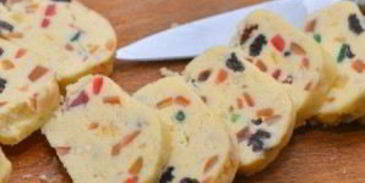 рождественское печенье с цукатами и орехами